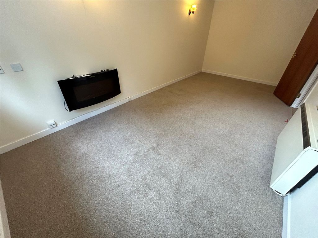 Property photo 2 of 17 Picture No. 06