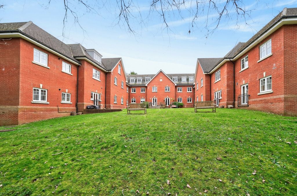 Additional image 14 of 2 bed flat for saleGrace Gardens, Crookham Road, Fleet GU51