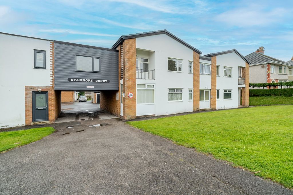 Property photo 1 of 11