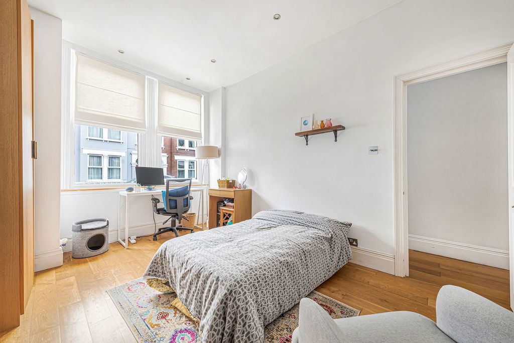 Property photo 3 of 17