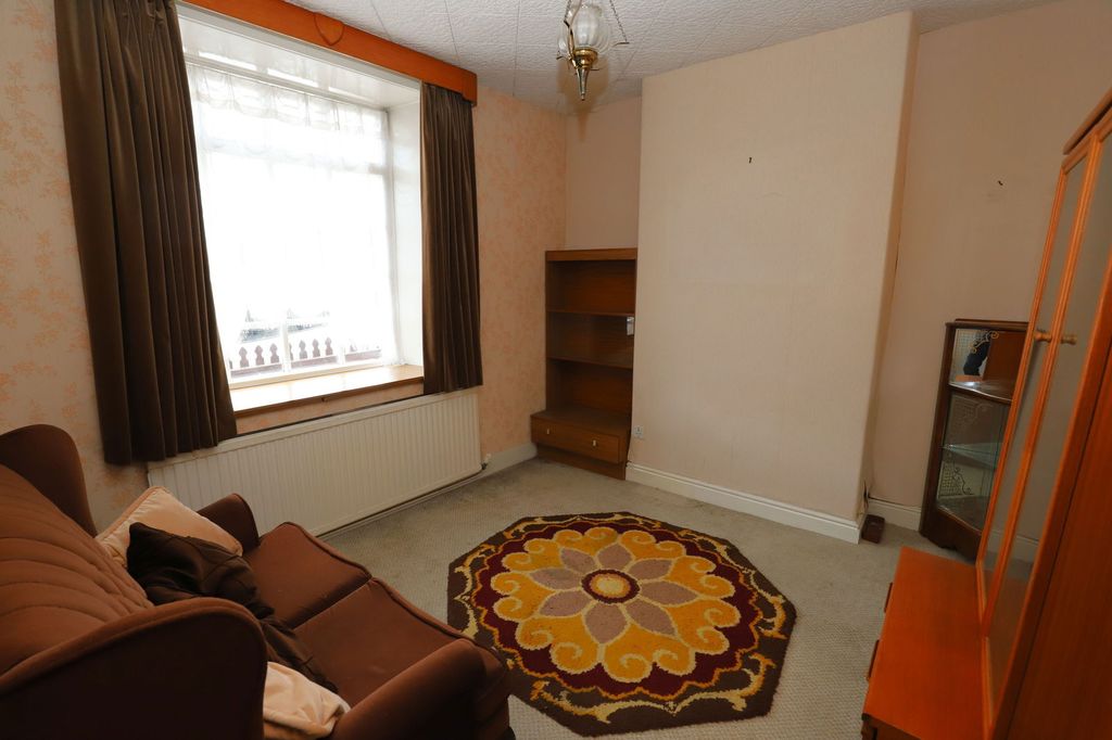 Property photo 2 of 23