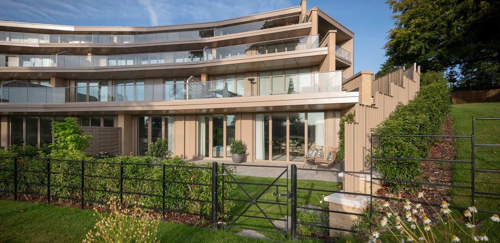 Property photo 1 of 21