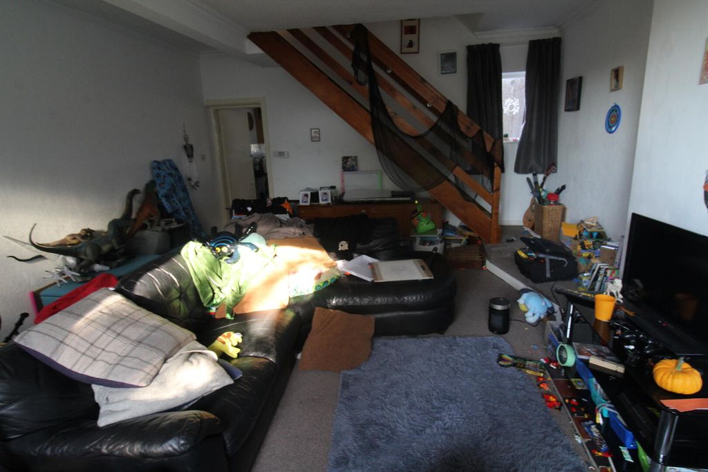Property photo 2 of 15 Living Room