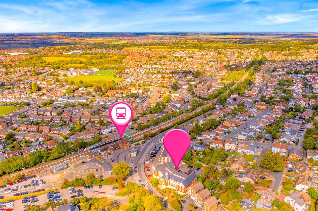 Property photo 2 of 14