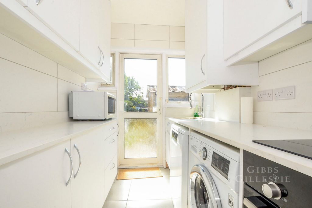 Property photo 1 of 17 Pbox-Img.Jpg