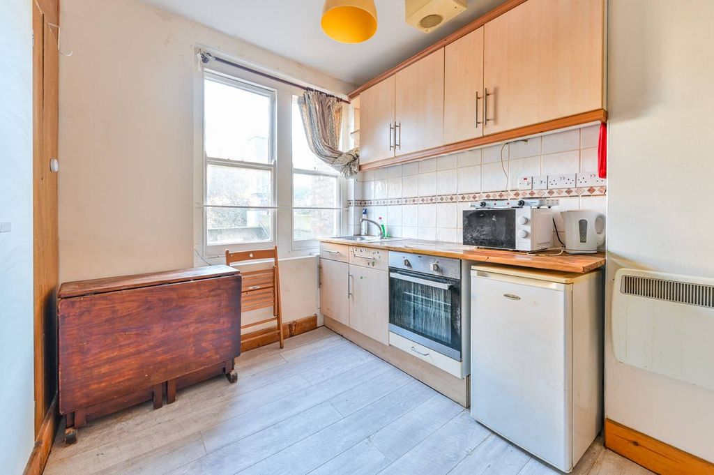 Property photo 3 of 5