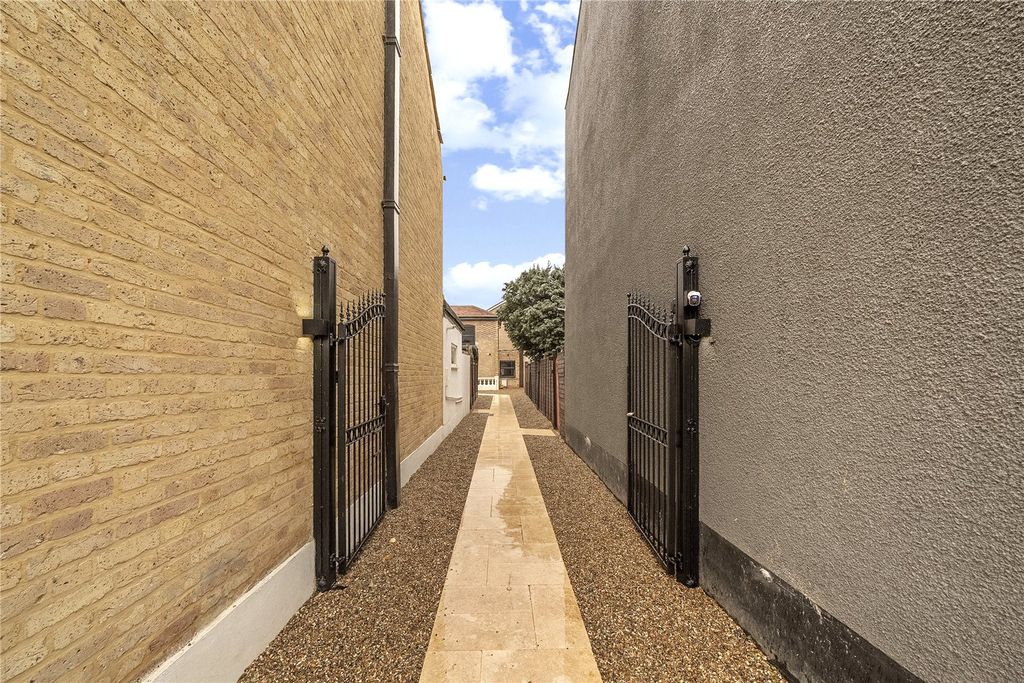 Property photo 3 of 30 Picture No. 19