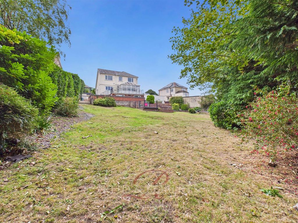 Property photo 1 of 33 Cam04884G0-Pr0078-Still048.Jpg