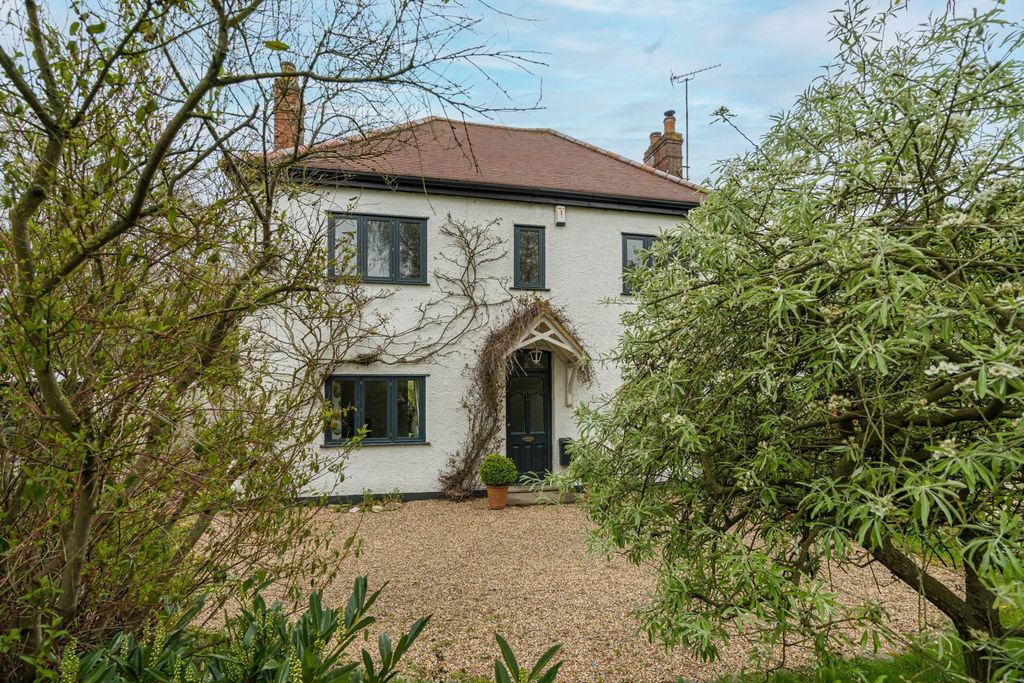 Property photo 2 of 23