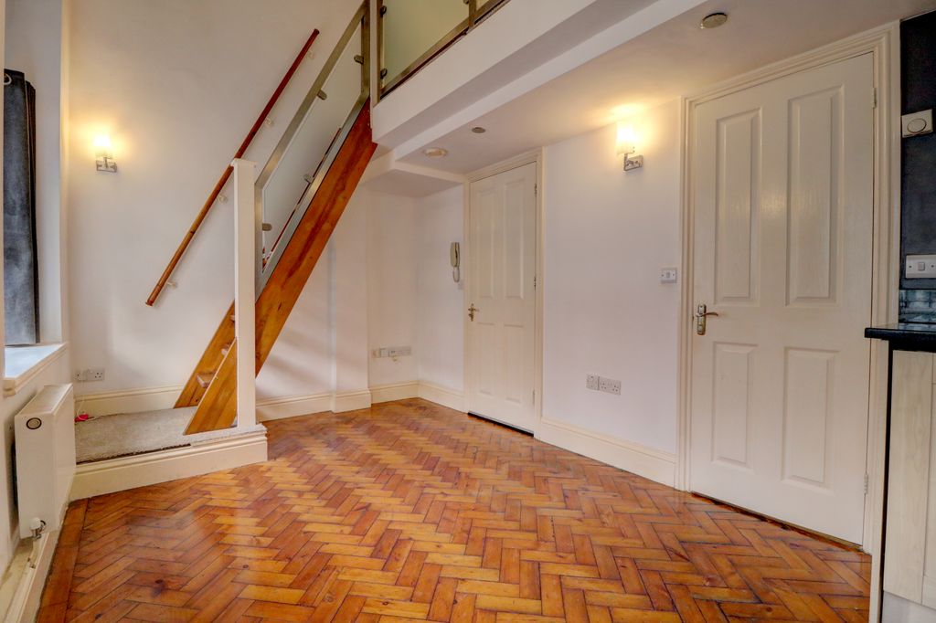 Property photo 2 of 11 Open Plan