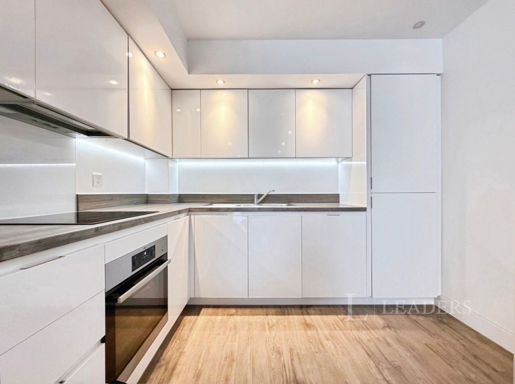 Property photo 3 of 6 Pbox-Img.Jpg