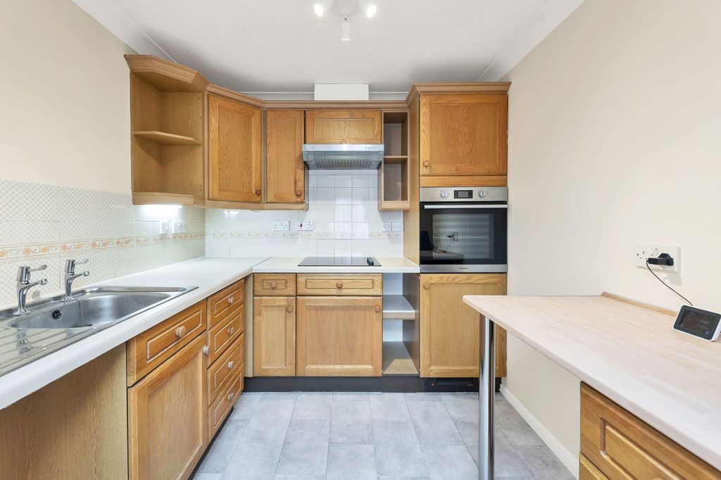 Property photo 2 of 12