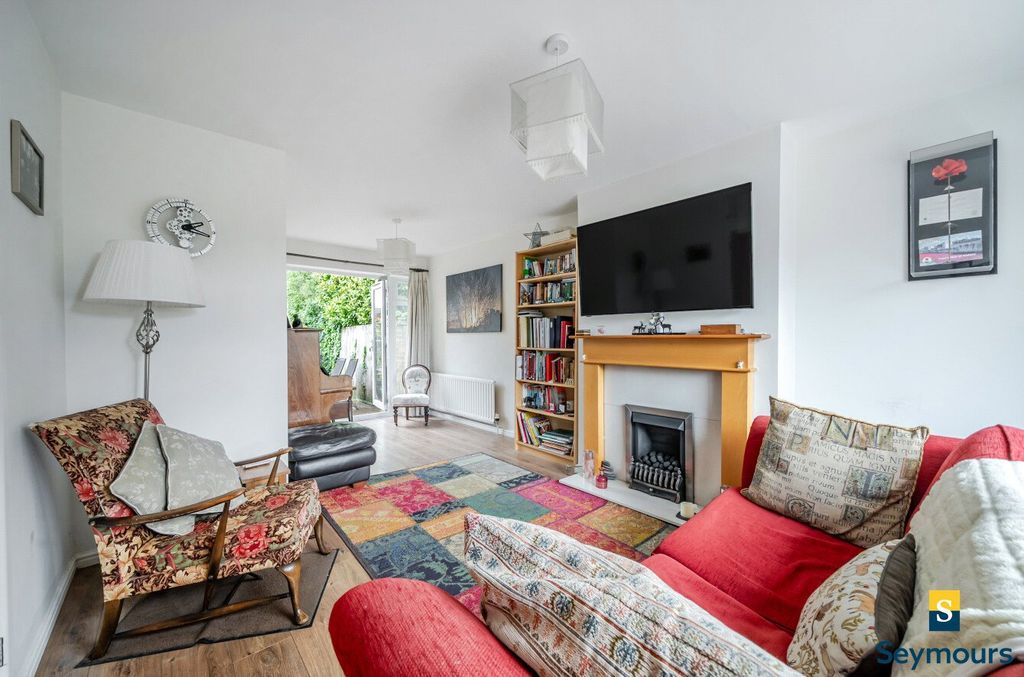 Additional image 5 of 3 bed semi-detached house for saleGuildford, Surrey GU1