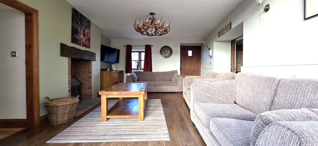 Property photo 3 of 13 Sitting Room.Jpg