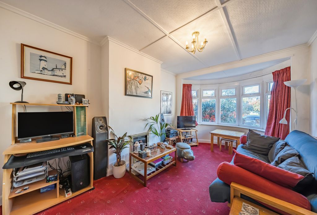 Property photo 2 of 22 1398200-3-696A30A...