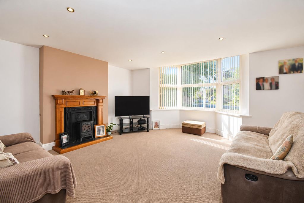Property photo 2 of 12 Photo (10).Png