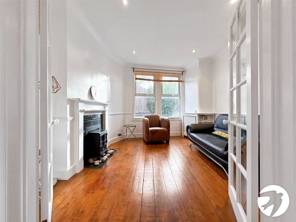 Property photo 3 of 20 Reception