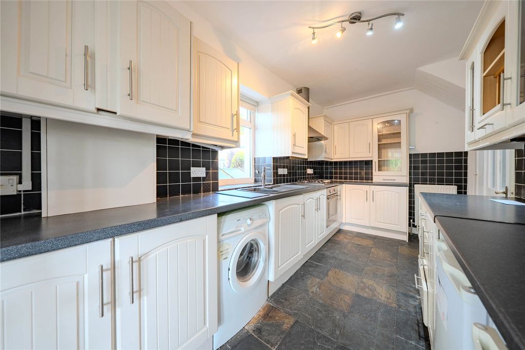 Property photo 2 of 15 Picture No. 23