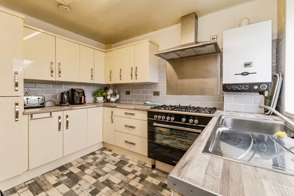 Additional image 7 of 5 bed semi-detached house for saleHeythrop Drive, Middlesbrough TS5