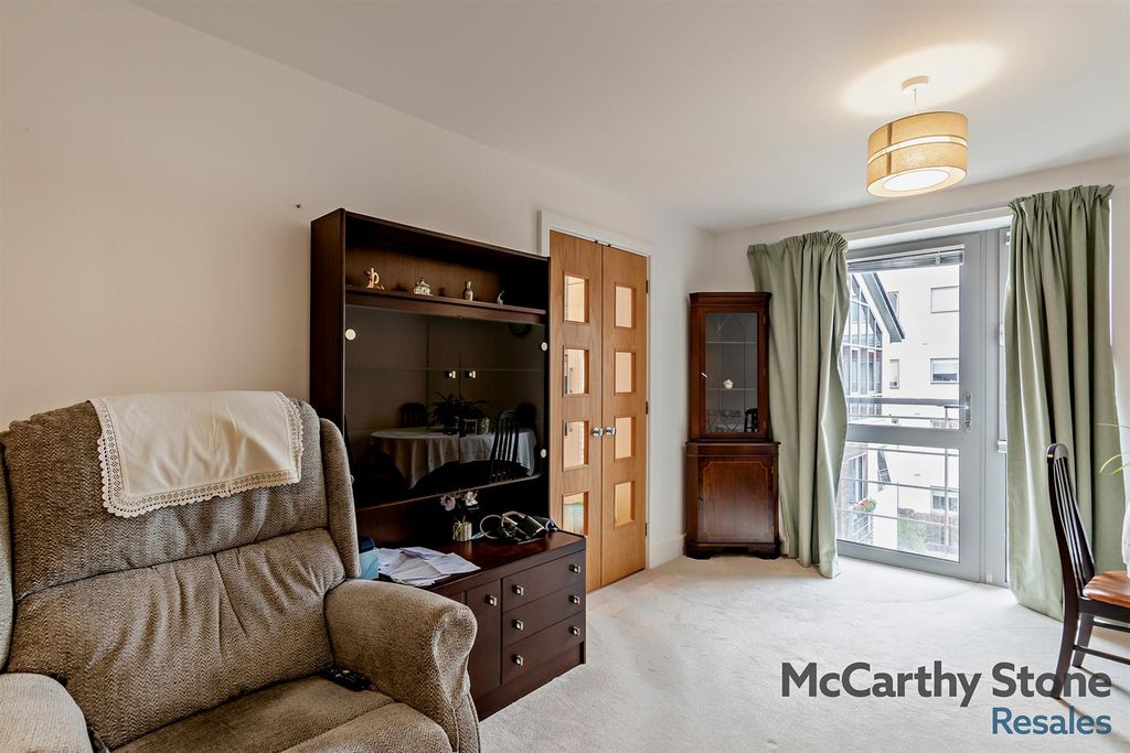 Property photo 3 of 26 8661174-Interior12-800.Jpg