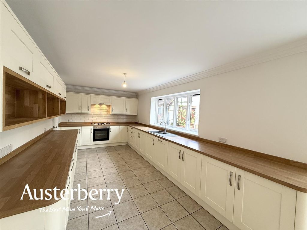 Property photo 3 of 46 Img_4933.Jpg