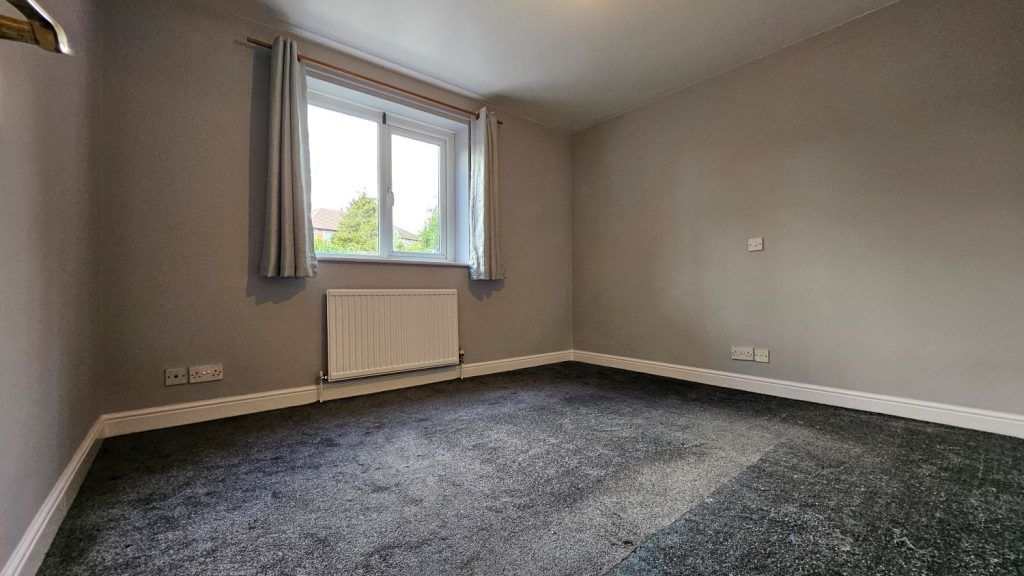 Property photo 3 of 13 12