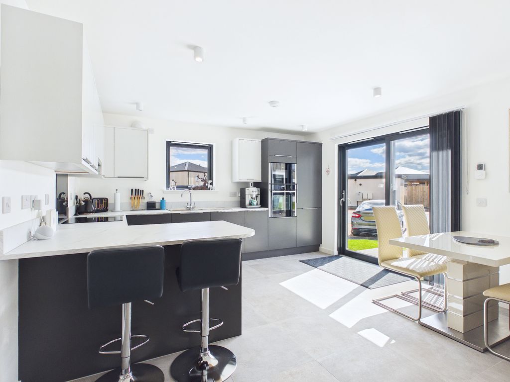 Property photo 2 of 30