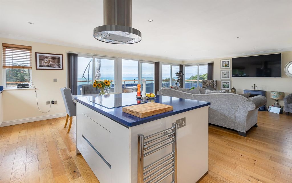 Property photo 1 of 35 21.Jpg
