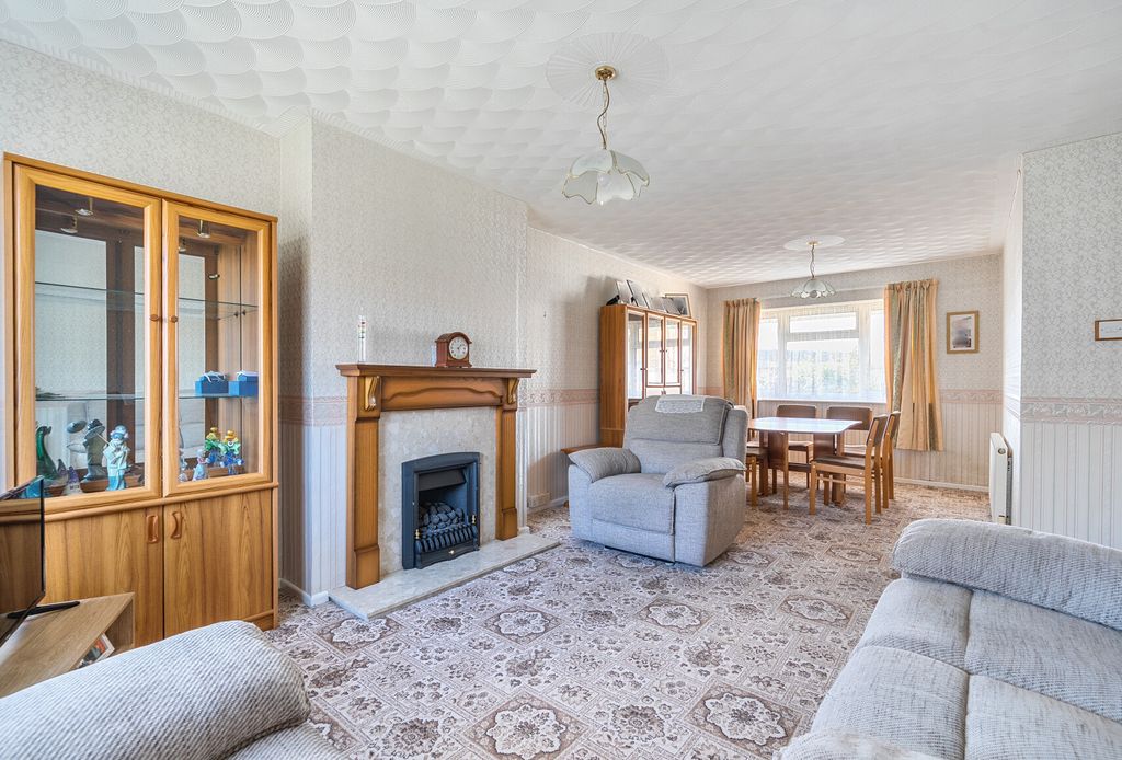 Property photo 2 of 14 1385252-9-6925A79...