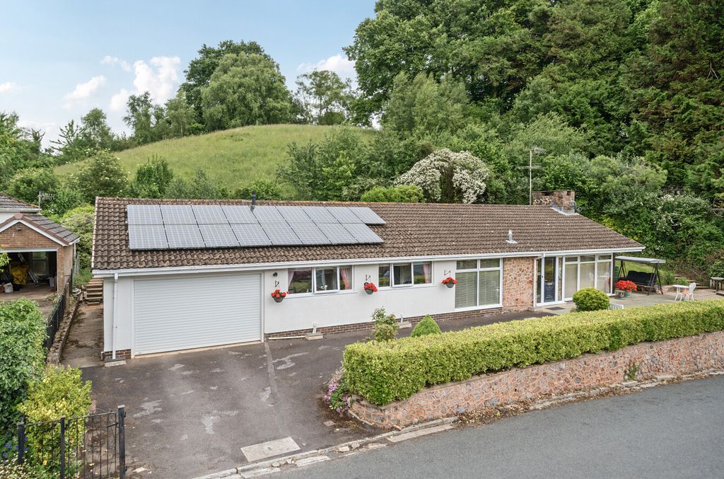 Property photo 1 of 19 1302254-1-6848574...