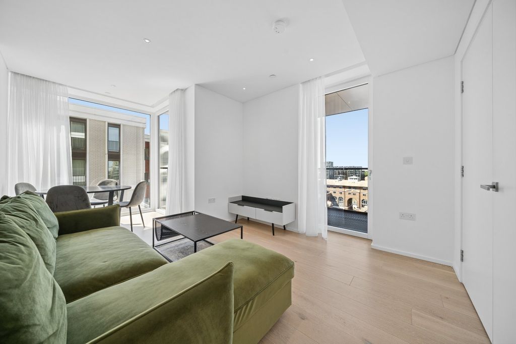 Property photo 1 of 12 Reception Room