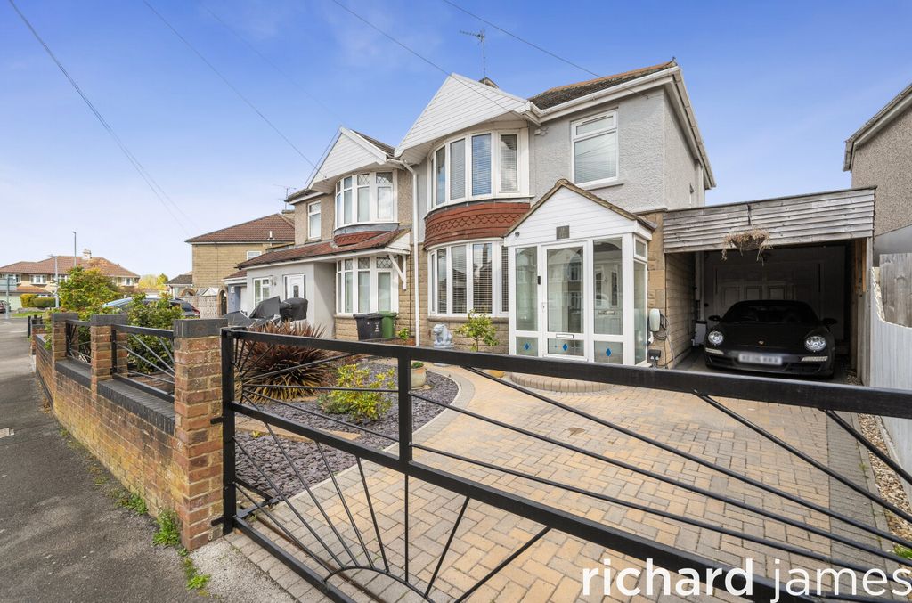 Property photo 1 of 12 Aa6B97651c6F4159Be270d2Cf089941c