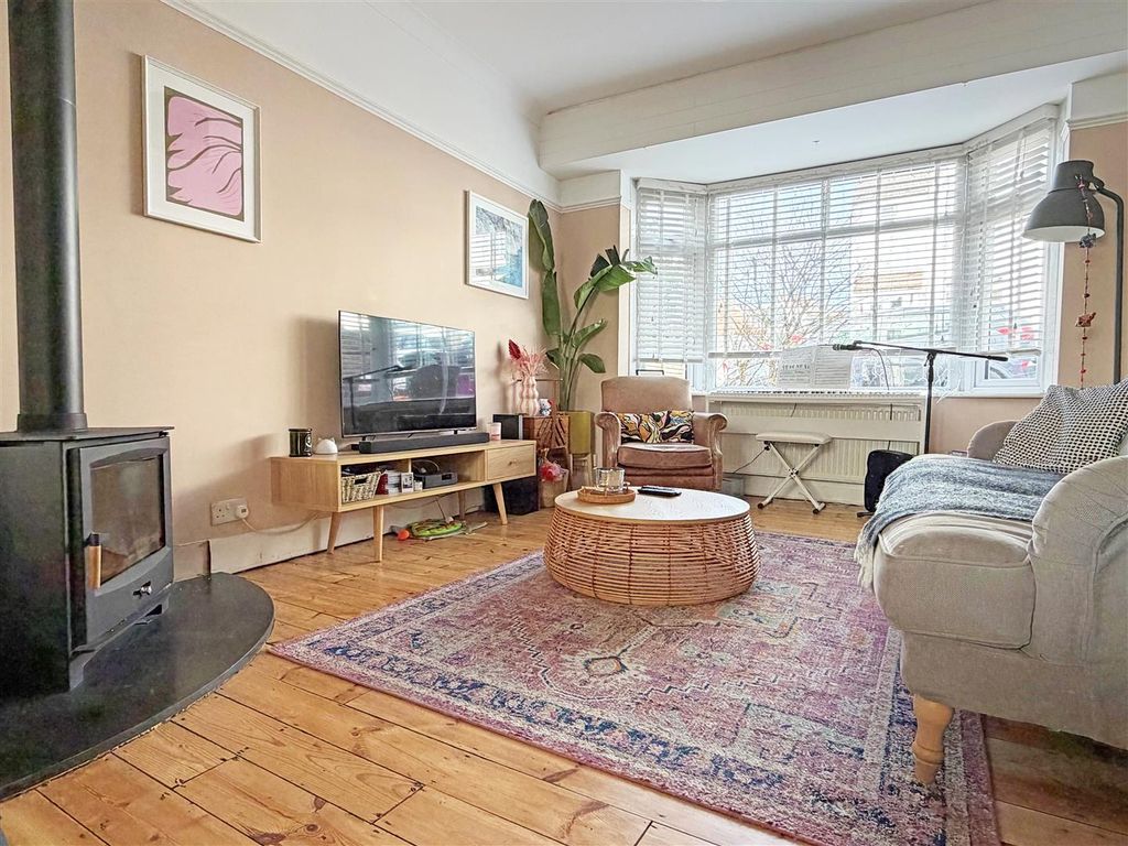 Property photo 3 of 10 Lou2A.Jpg