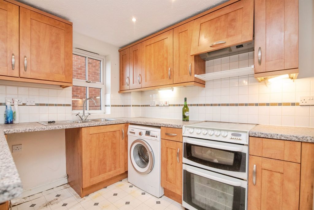 Property photo 3 of 14