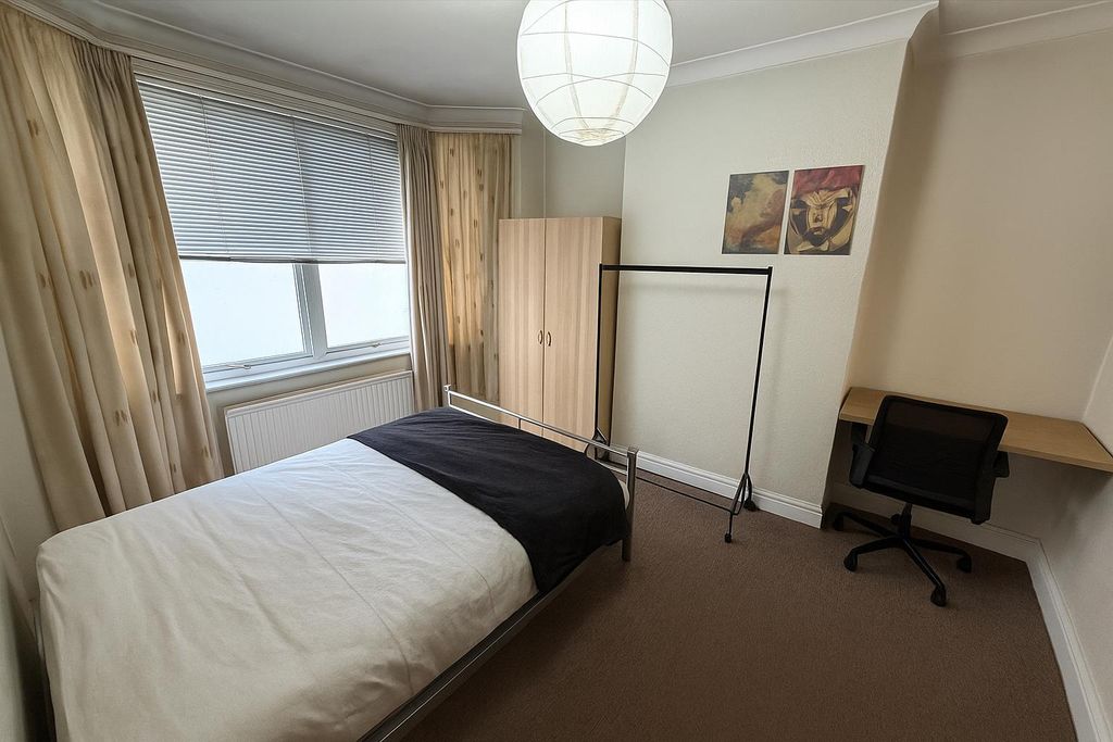 Property photo 2 of 8 Bedroom 1.Png