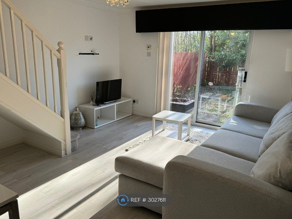 Property photo 3 of 12 Living Room