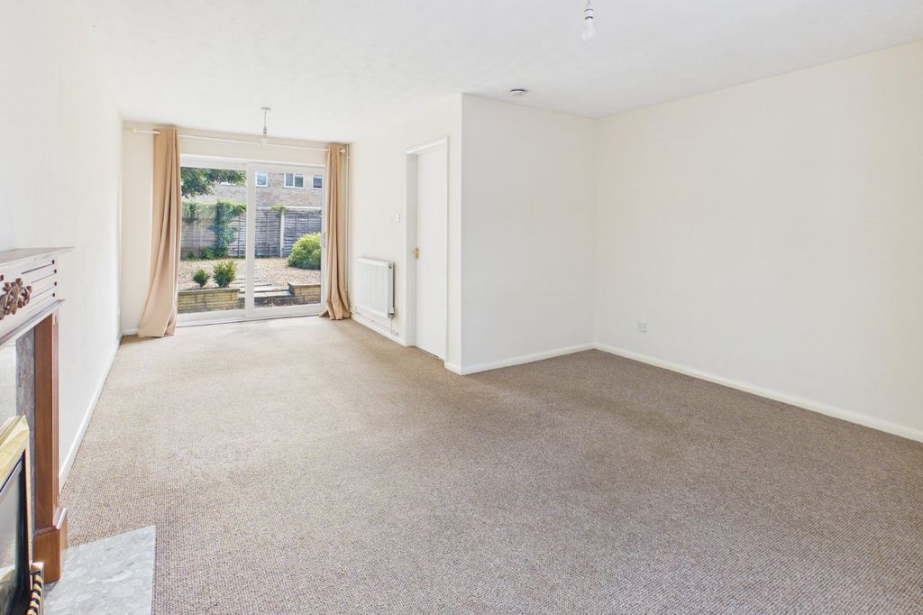 Property photo 3 of 8 Living Room