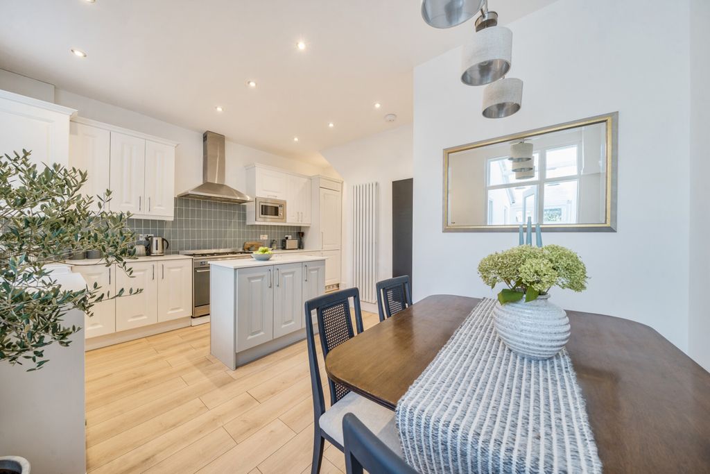 Property photo 3 of 12 1354689-6-68c3Fed...