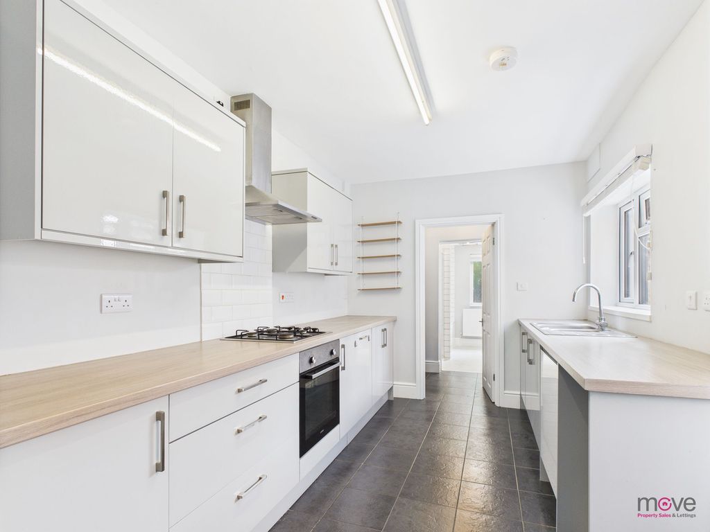 Property photo 2 of 12 Kitchen