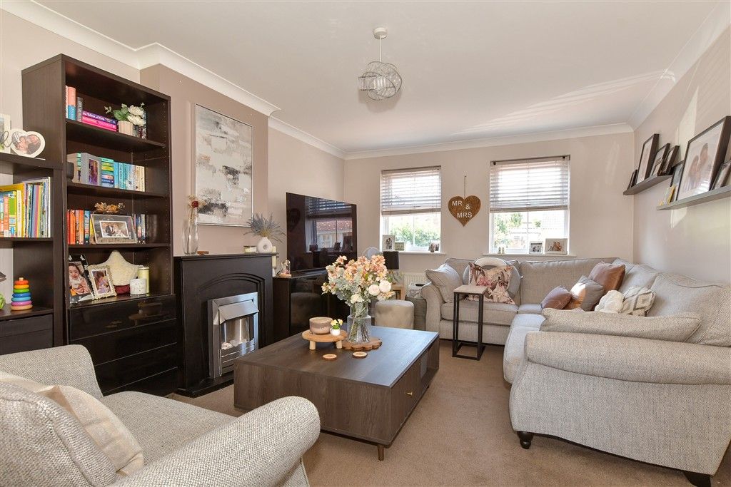 Property photo 1 of 13 Lounge/Diner