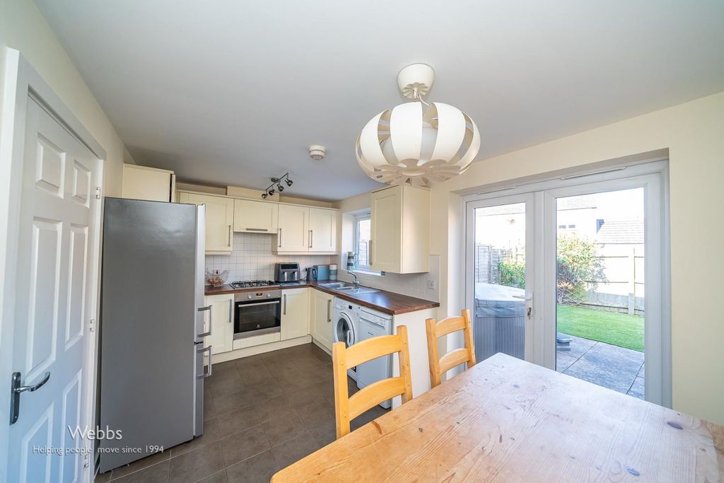 Property photo 3 of 32 Â© Webbs Estate Agents Â© (28 Of 185).Jpg