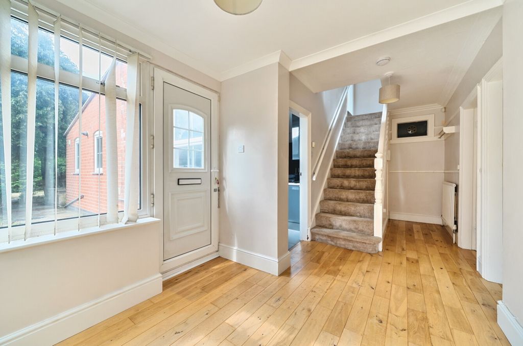 Property photo 3 of 20 1328521-12-687E4cc63699E