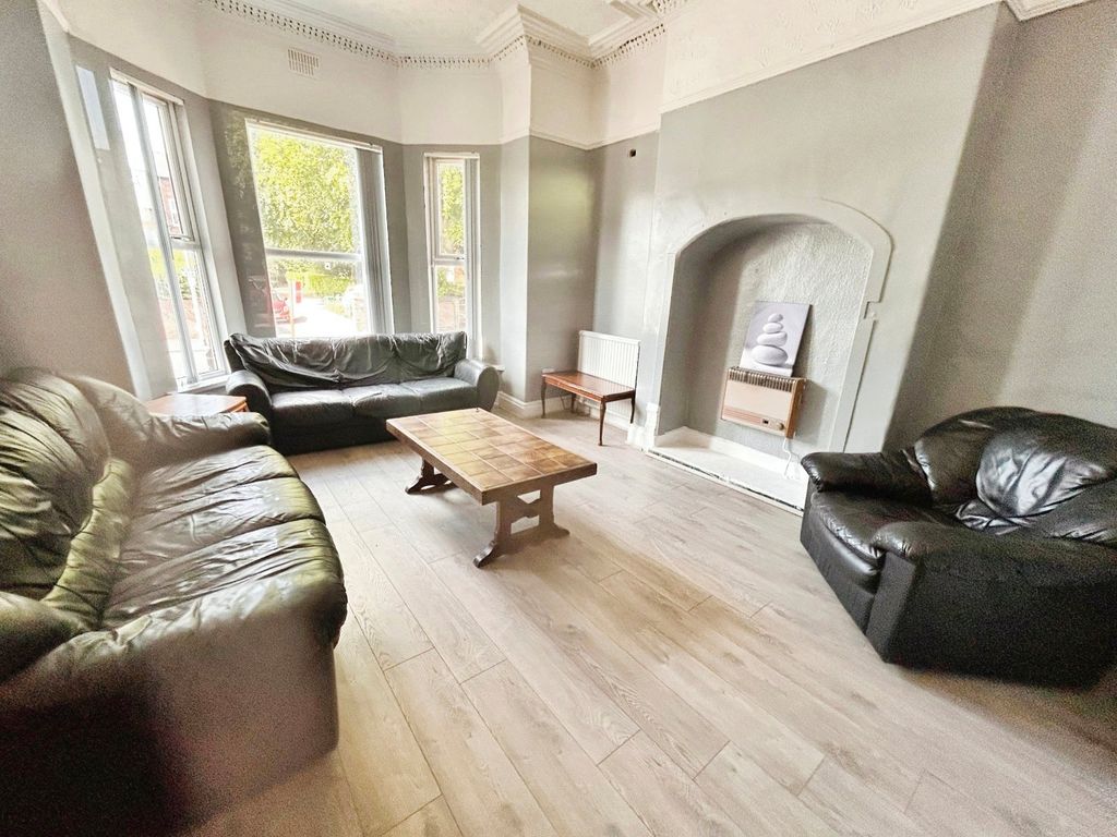 Property photo 2 of 11 Picture No. 15