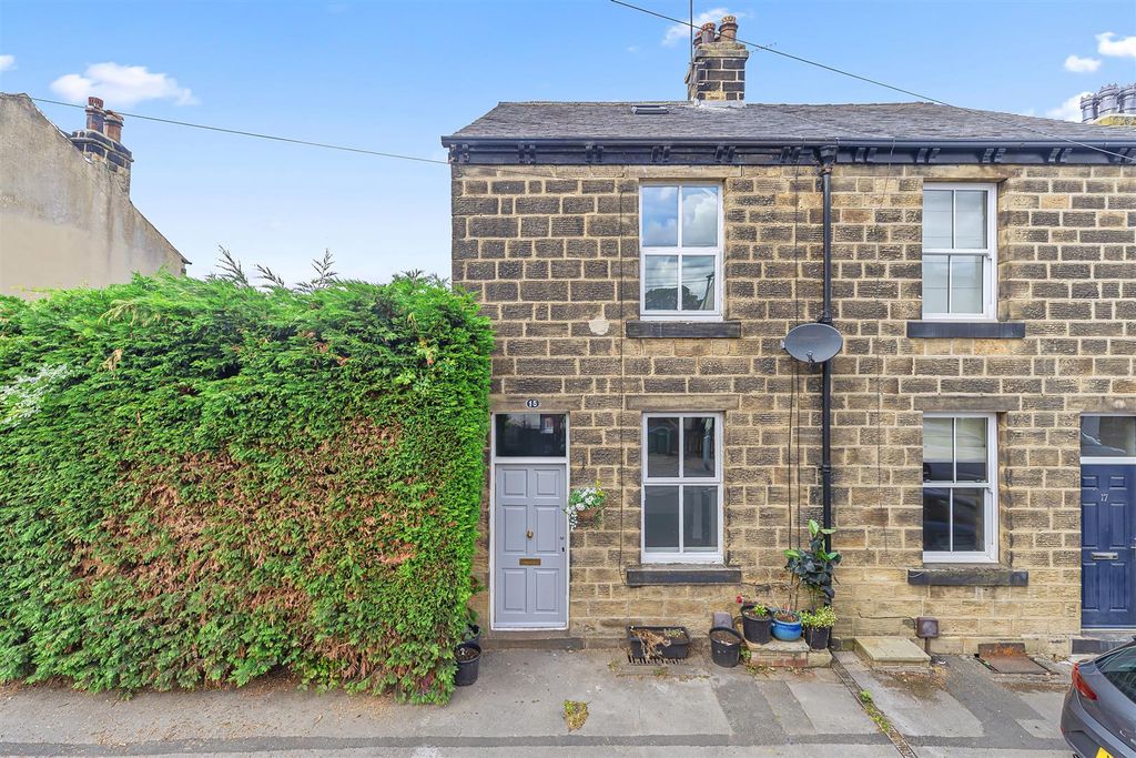 Property photo 1 of 22 North Parade