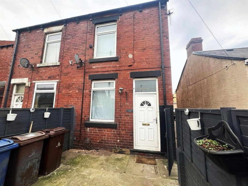 Property photo 1 of 11 External