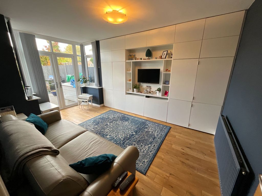 Property photo 2 of 23