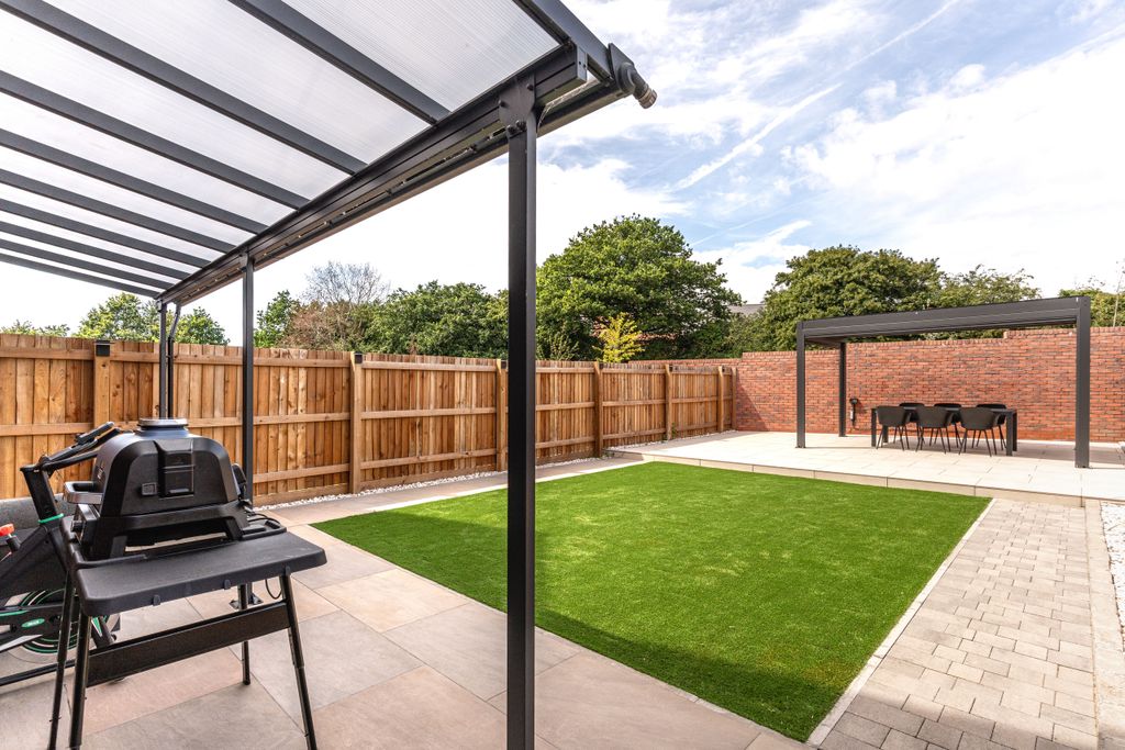 Property photo 2 of 18 A7409908-1