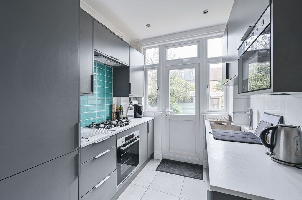 Property photo 3 of 12