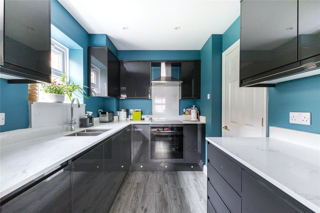 Property photo 2 of 12 Kitchen