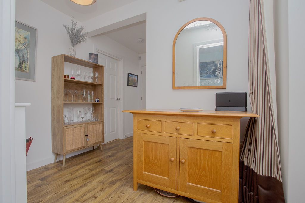 Property photo 3 of 31 37